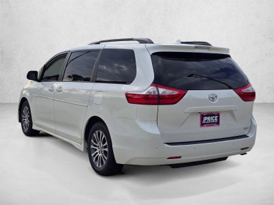 2019 Toyota Sienna XLE FWD 8-Passenger (Natl)