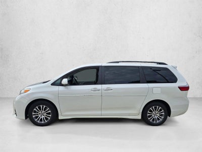 2019 Toyota Sienna XLE FWD 8-Passenger (Natl)