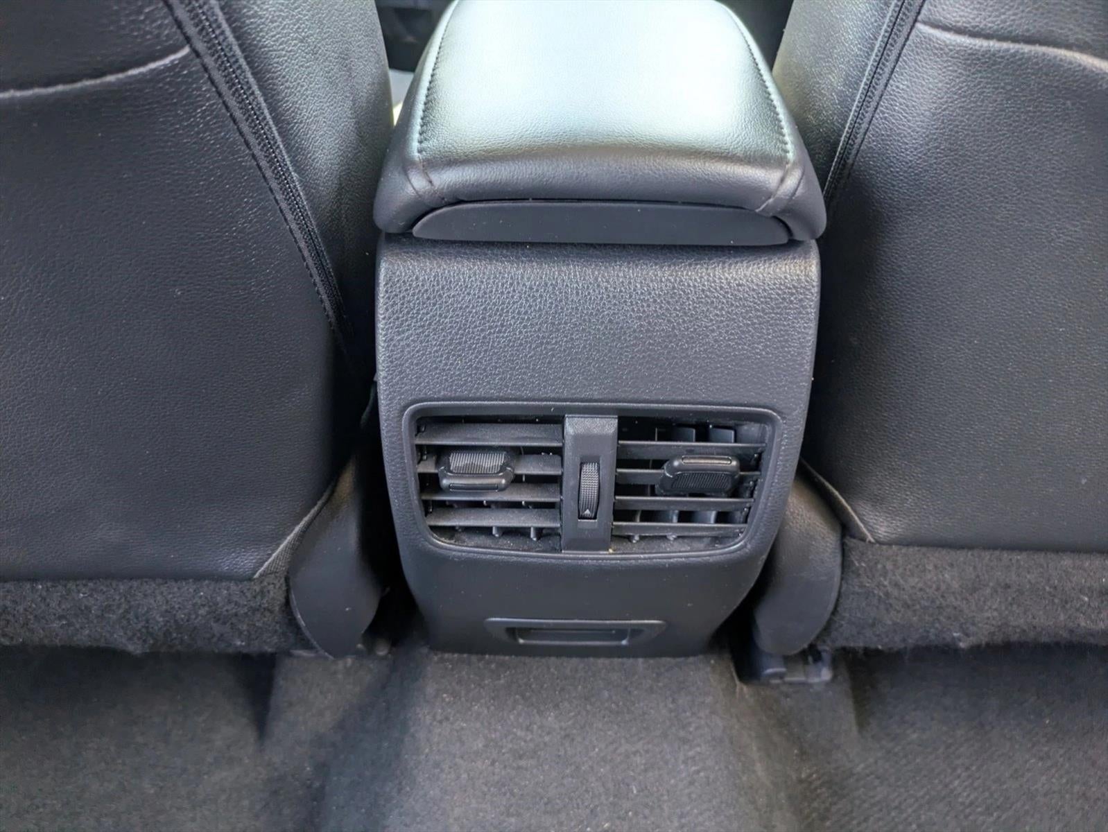 2023 Toyota Corolla Cross XLE 4WD (Natl)