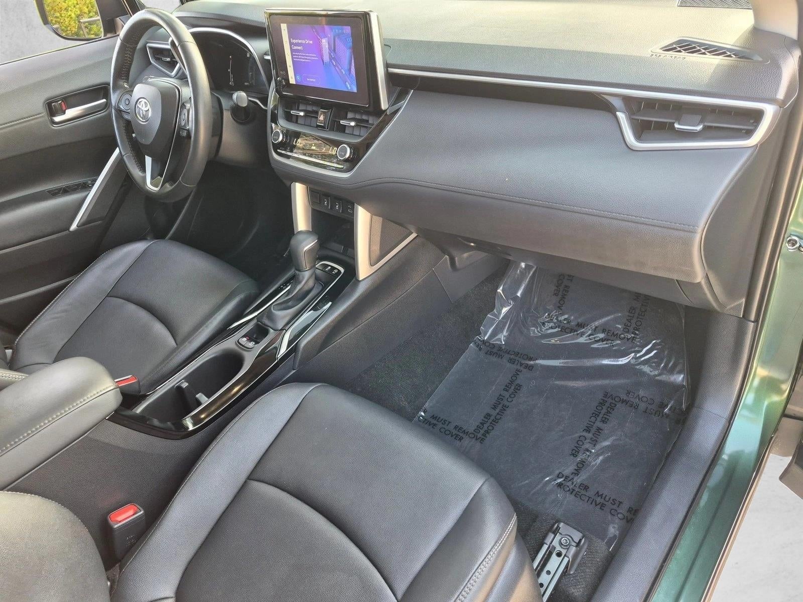 2024 Toyota Corolla Cross XLE 4WD (Natl)