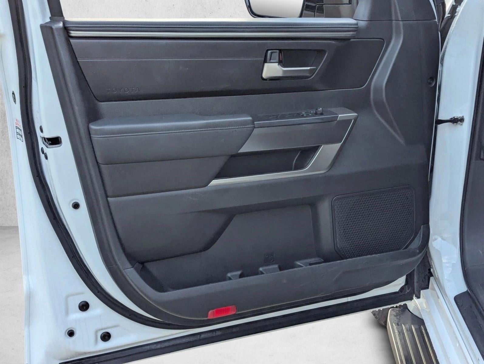 2025 Toyota Sequoia SR5 4WD (SE)
