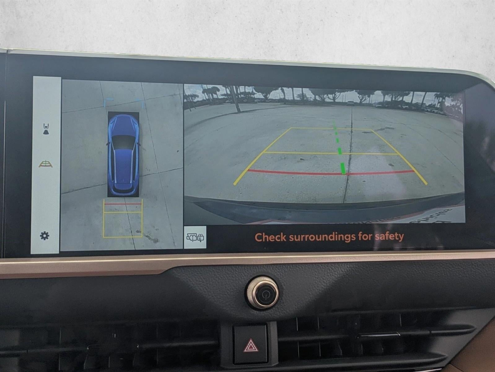 2025 Toyota Crown Signia Limited AWD (Natl)