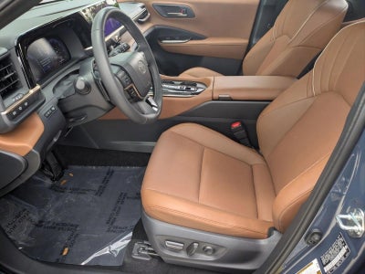 2025 Toyota Crown Signia Limited AWD (Natl)