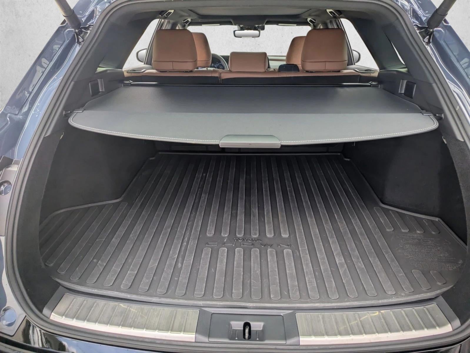 2025 Toyota Crown Signia Limited AWD (Natl)