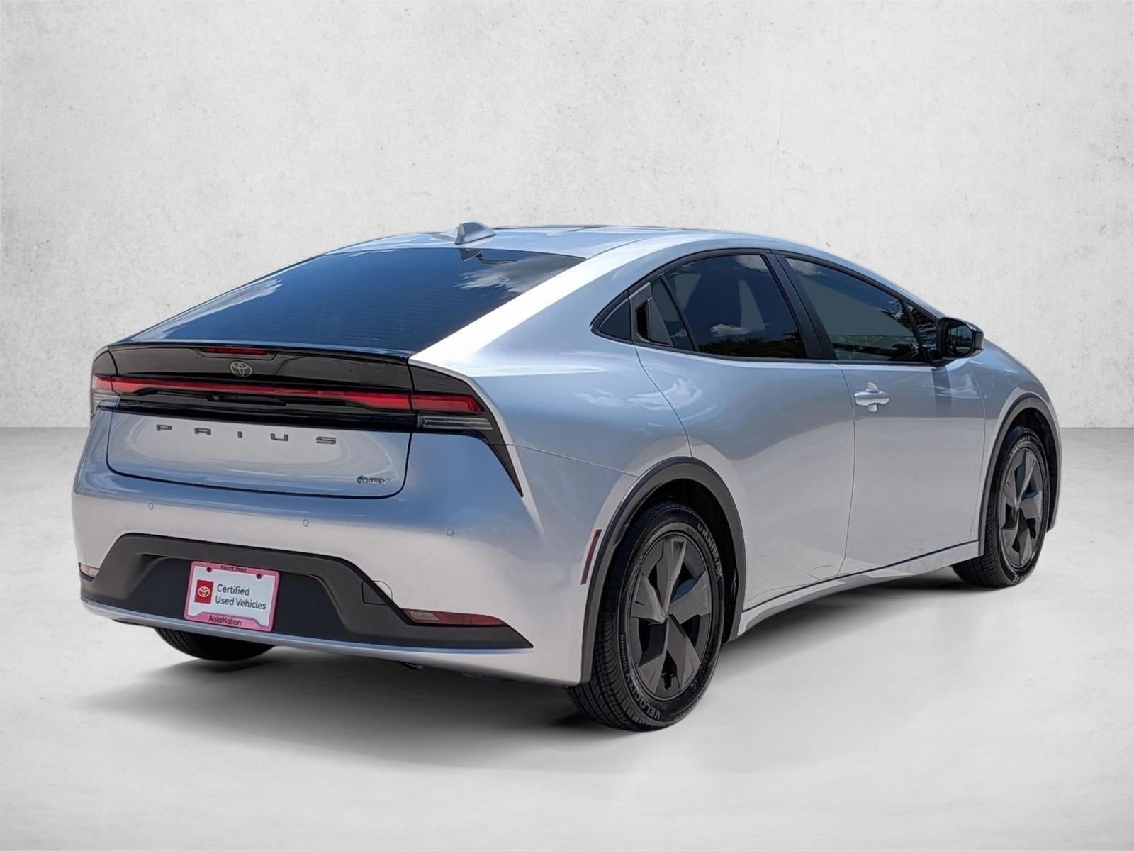 2023 Toyota Prius LE (Natl)