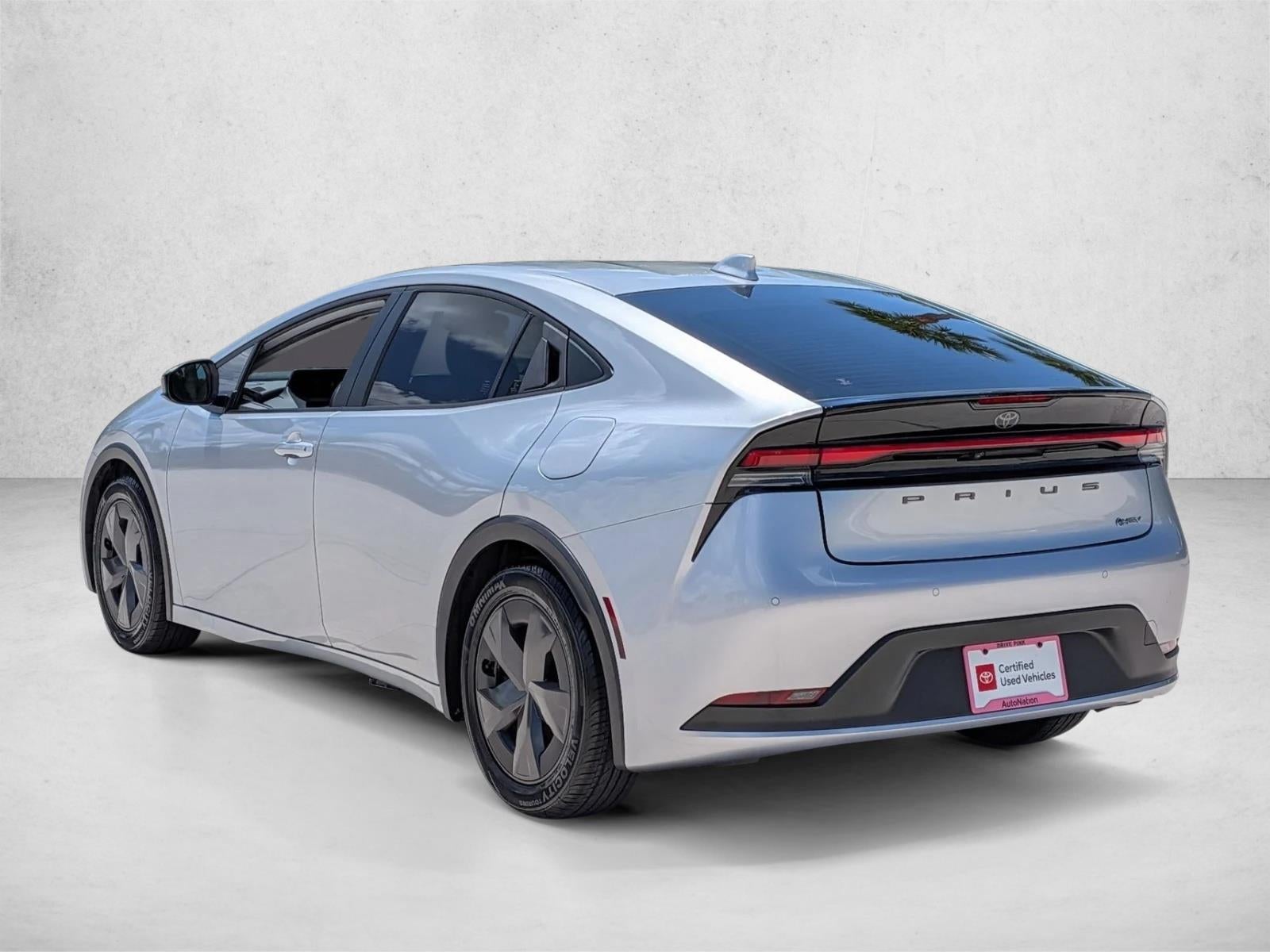 2023 Toyota Prius LE (Natl)