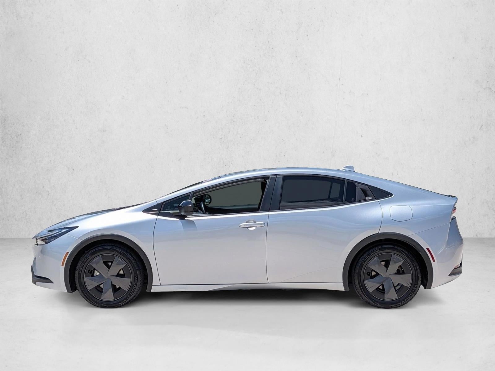 2023 Toyota Prius LE (Natl)