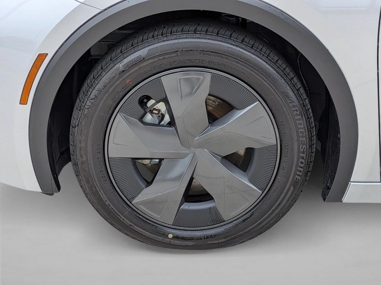 2026 Toyota Prius Plug-In Hybrid SE (Natl)