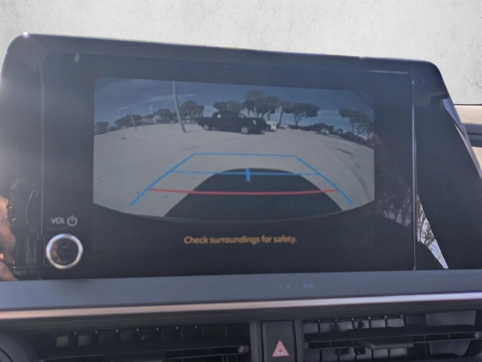 2025 Toyota Prius Plug-In Hybrid XSE (Natl)