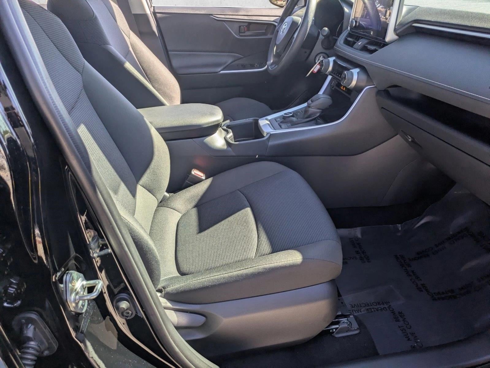 2025 Toyota RAV4 Hybrid LE AWD (Natl)