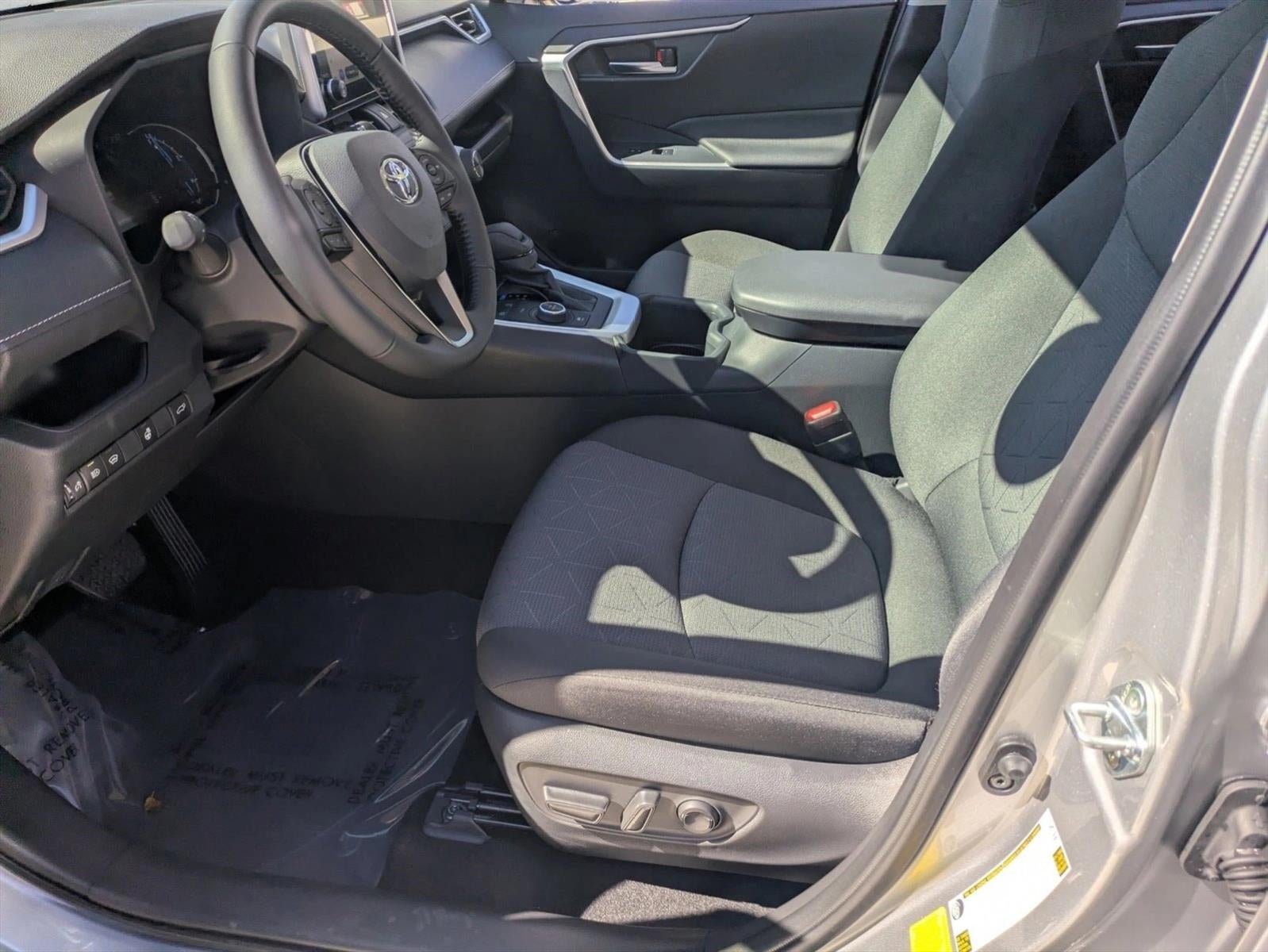 2025 Toyota RAV4 Hybrid XLE AWD (Natl)