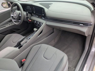 2024 Hyundai ELANTRA SE IVT