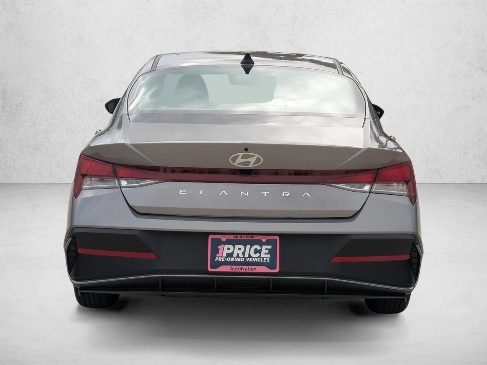 2024 Hyundai ELANTRA SE IVT