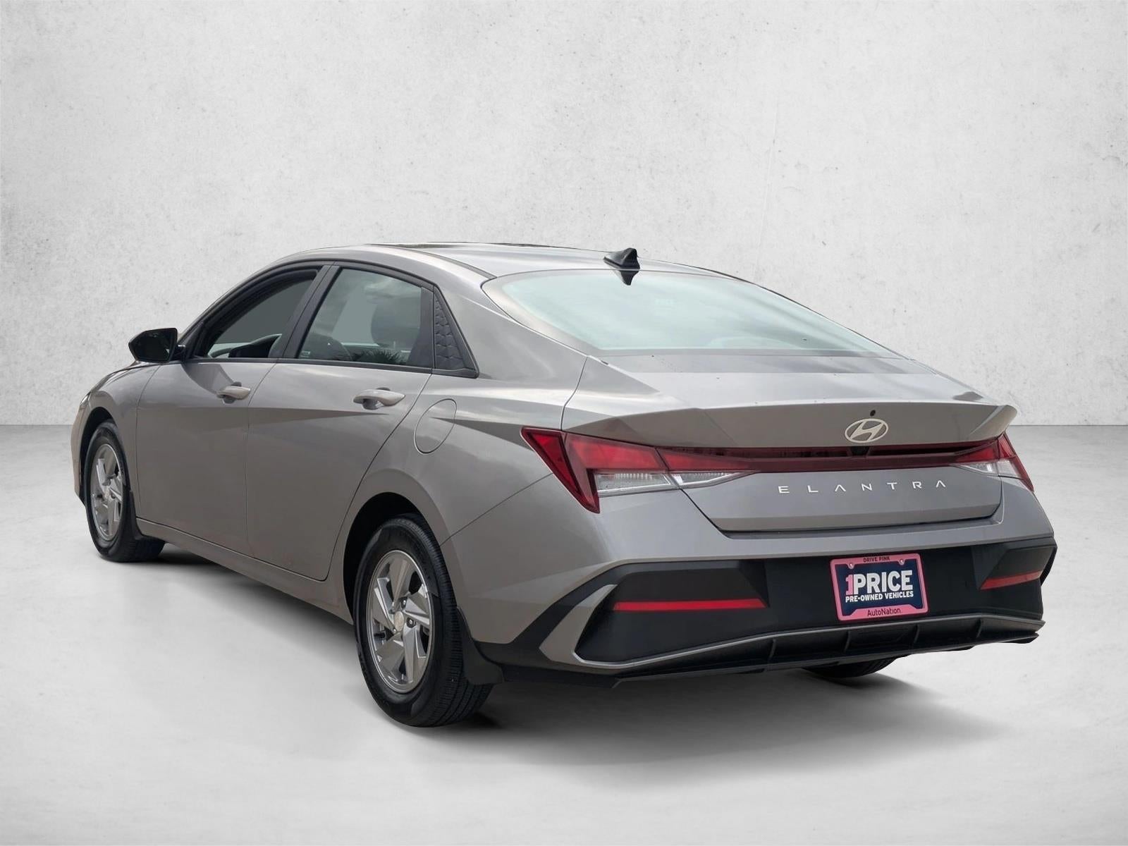 2024 Hyundai ELANTRA SE IVT