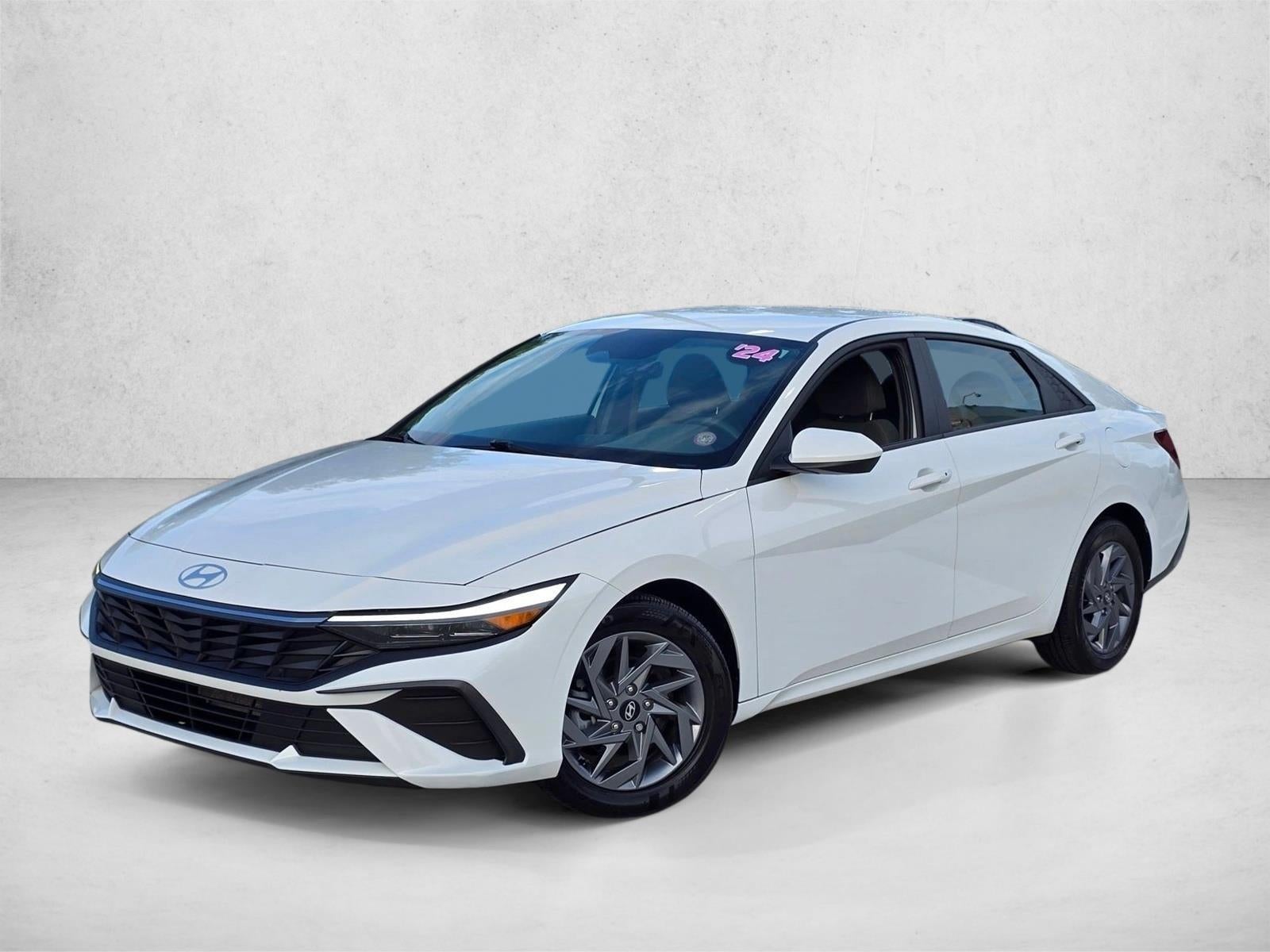 2024 Hyundai ELANTRA SEL IVT