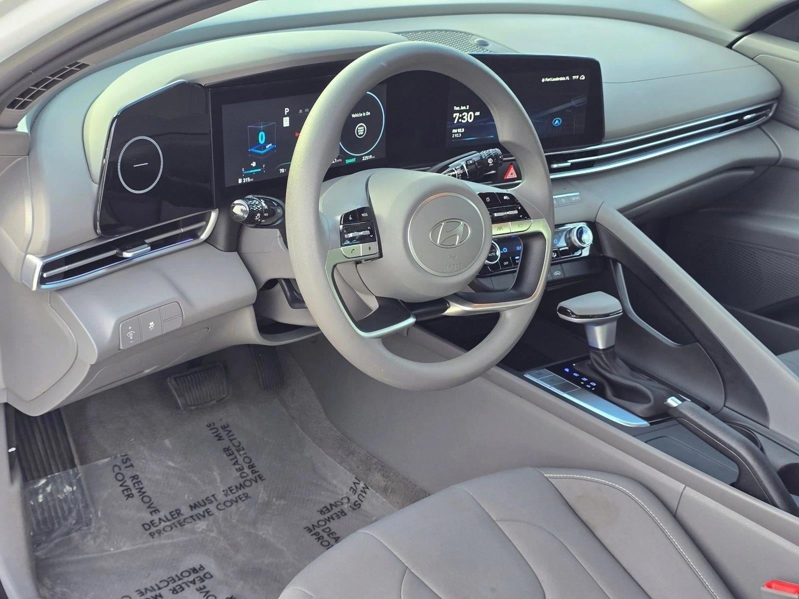 2024 Hyundai ELANTRA SEL IVT