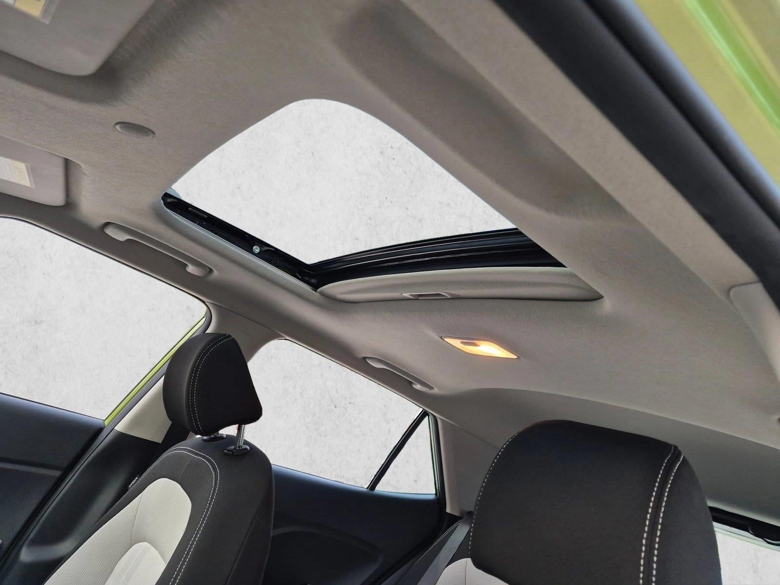 2024 Hyundai VENUE SEL IVT