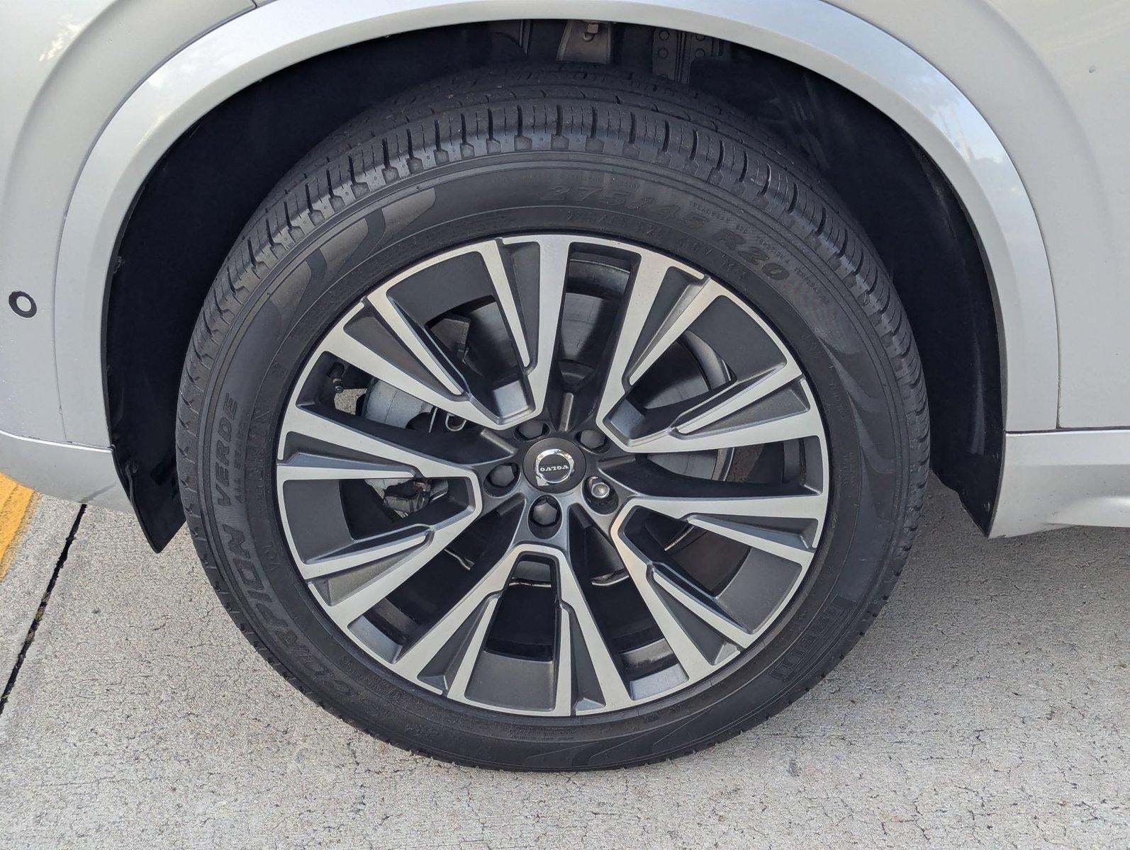 2020 Volvo XC90 T6 AWD Momentum 7 Passenger