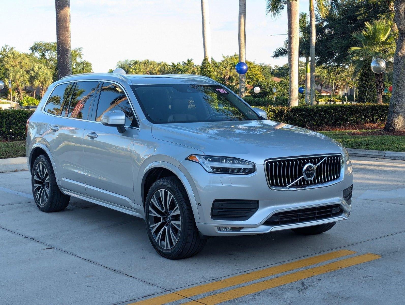 2020 Volvo XC90 T6 AWD Momentum 7 Passenger