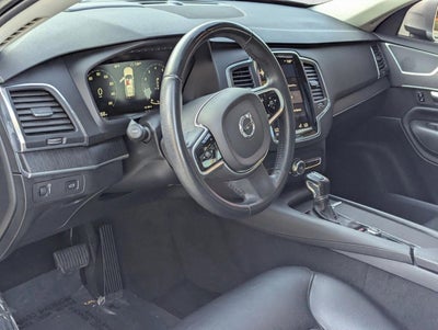 2020 Volvo XC90 T6 AWD Momentum 7 Passenger