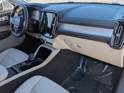 2021 Volvo XC40 T4 FWD Momentum