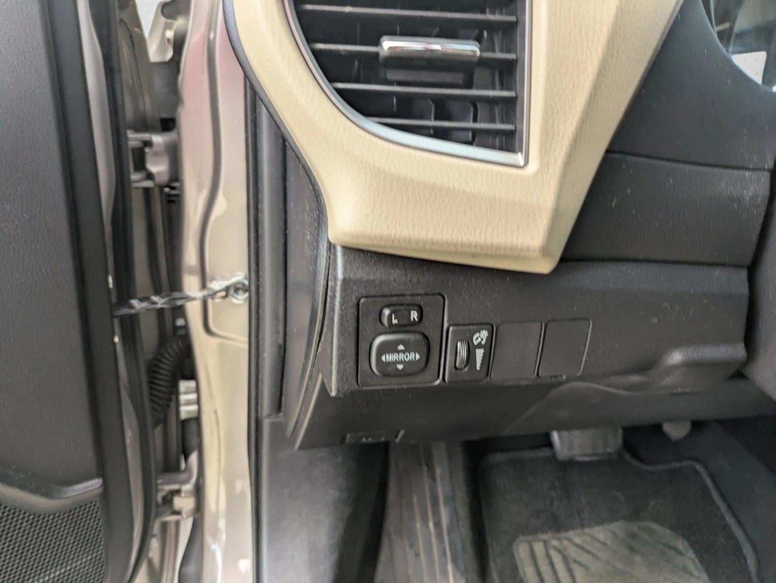 2014 Toyota Corolla 4dr Sdn CVT Auto LE (Natl)