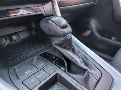 2019 Toyota RAV4 LE FWD (GS)