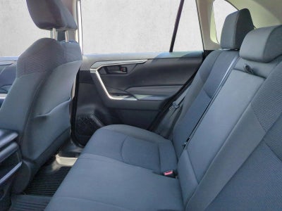 2019 Toyota RAV4 LE FWD (GS)