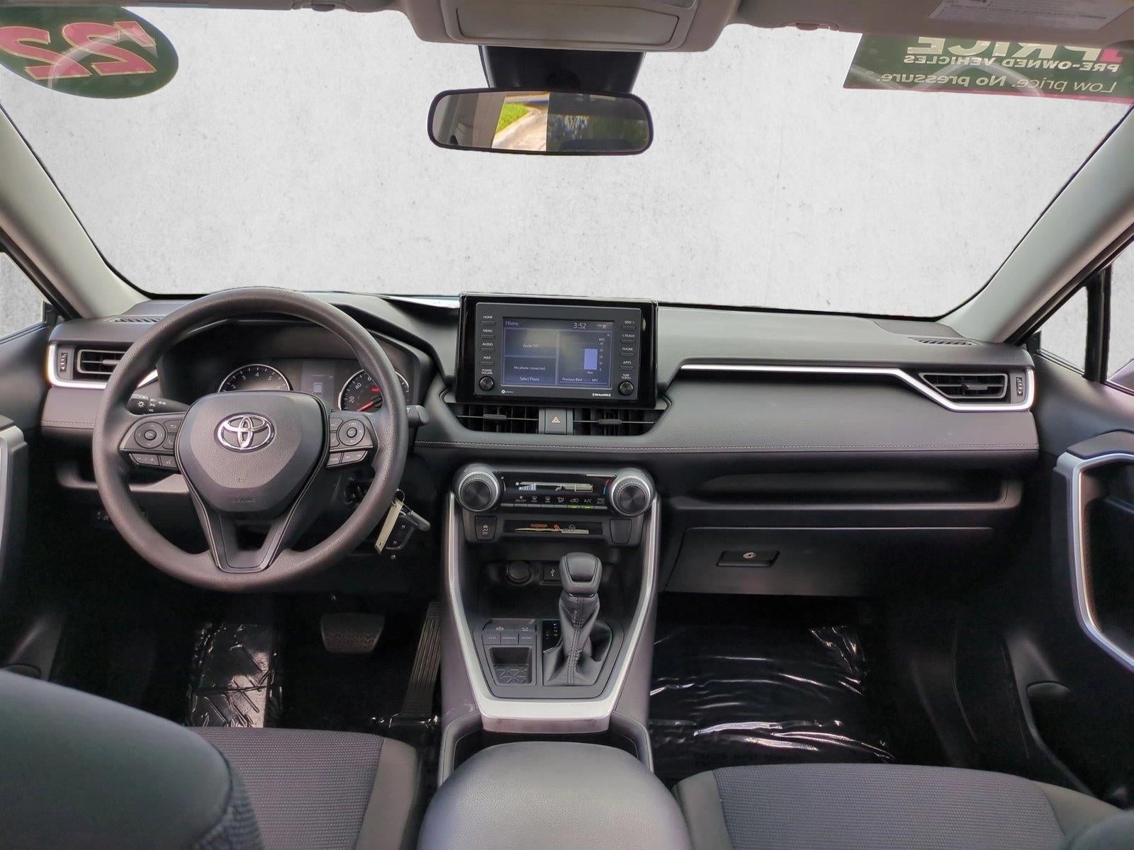 2022 Toyota RAV4 LE FWD (GS)