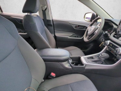 2022 Toyota RAV4 LE FWD (GS)