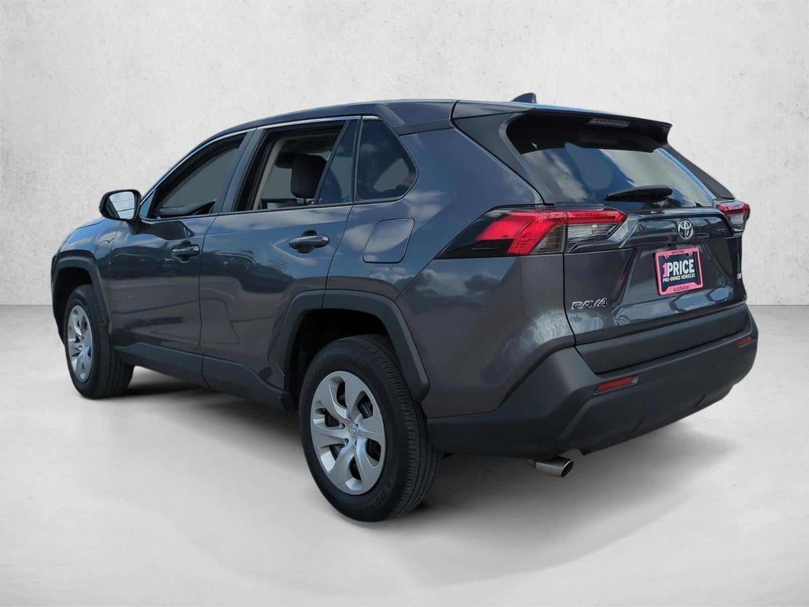 2022 Toyota RAV4 LE FWD (GS)