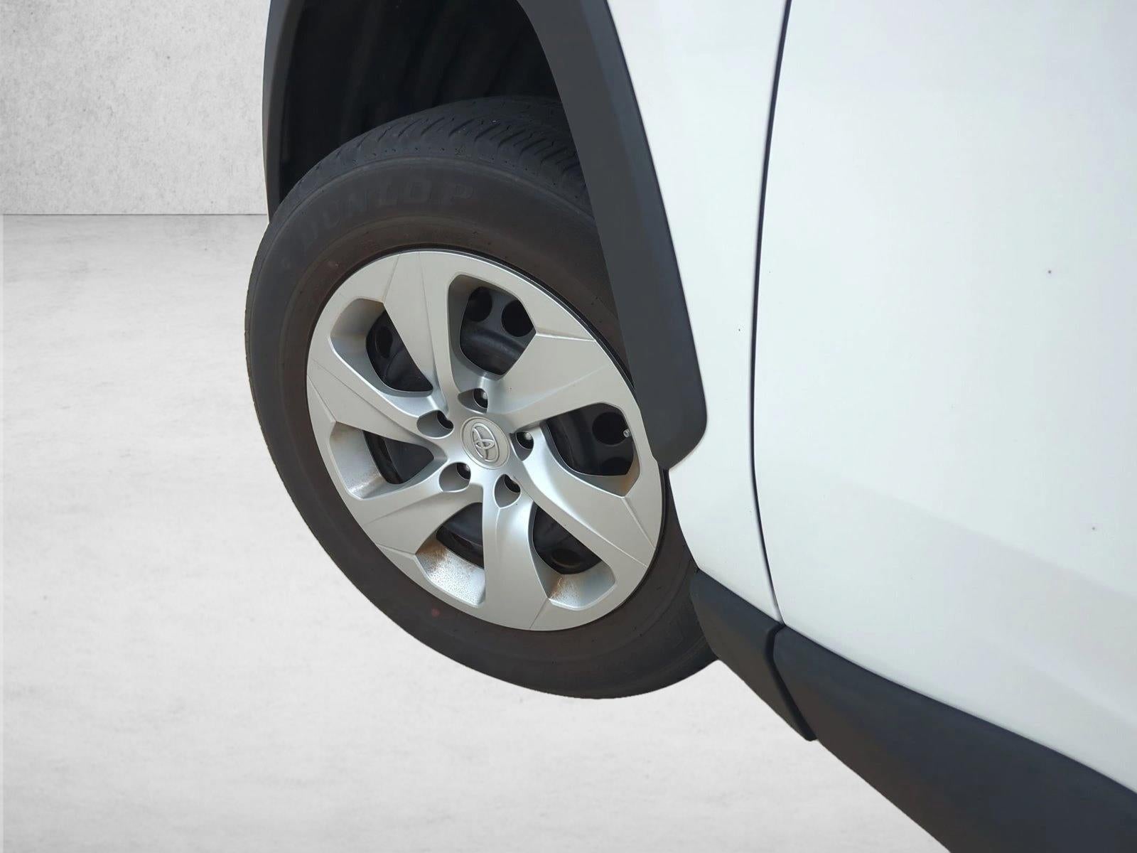 2022 Toyota RAV4 LE FWD (GS)