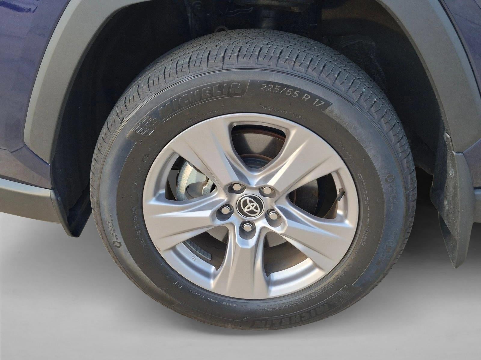 2025 Toyota RAV4 XLE FWD (GS)