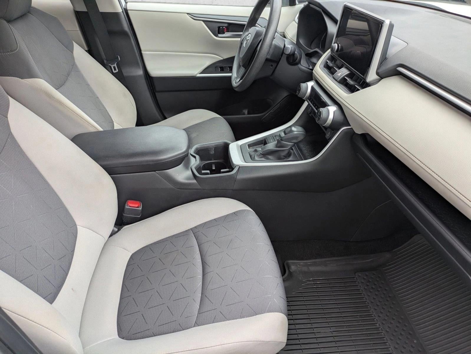 2024 Toyota RAV4 XLE FWD (GS)