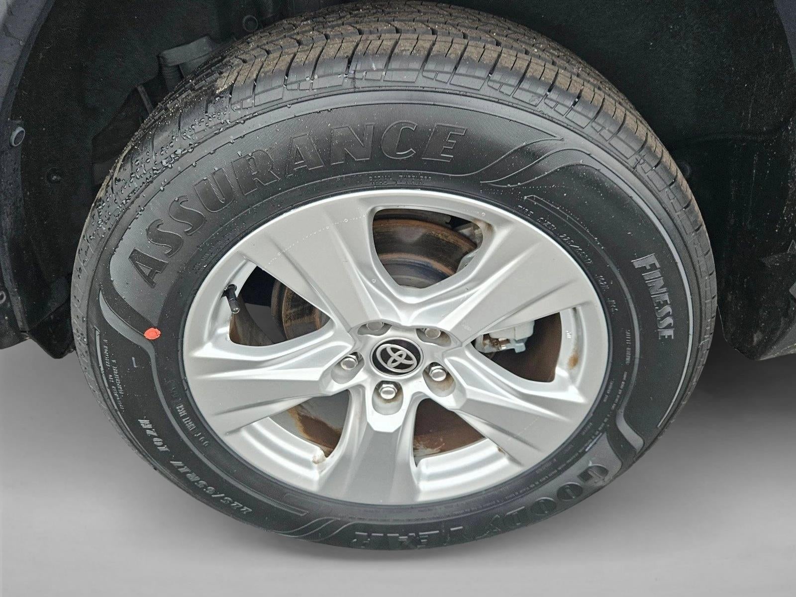 2021 Toyota RAV4 XLE FWD (GS)