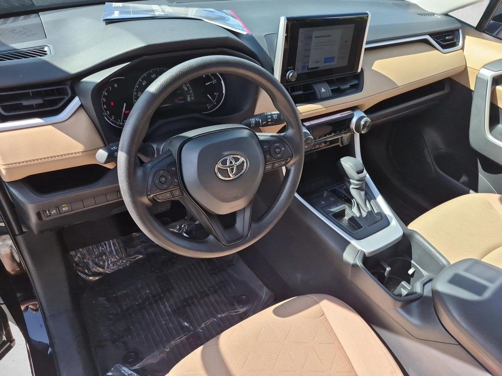 2025 Toyota RAV4 XLE FWD (GS)