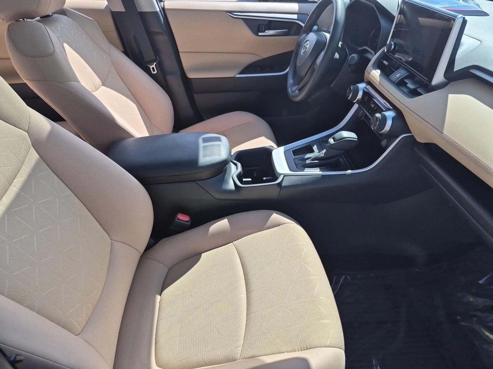 2025 Toyota RAV4 XLE FWD (GS)