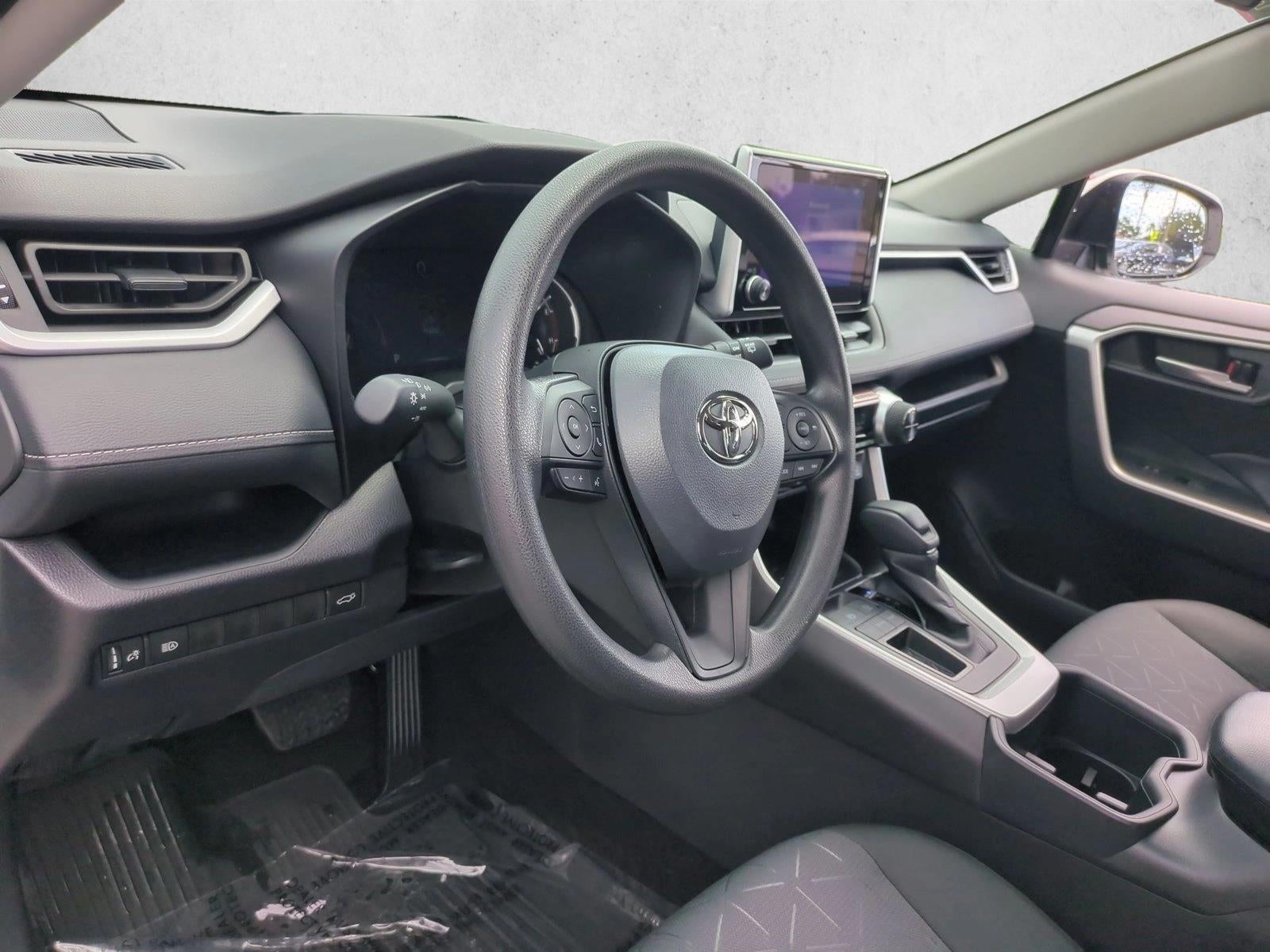 2025 Toyota RAV4 XLE FWD (GS)