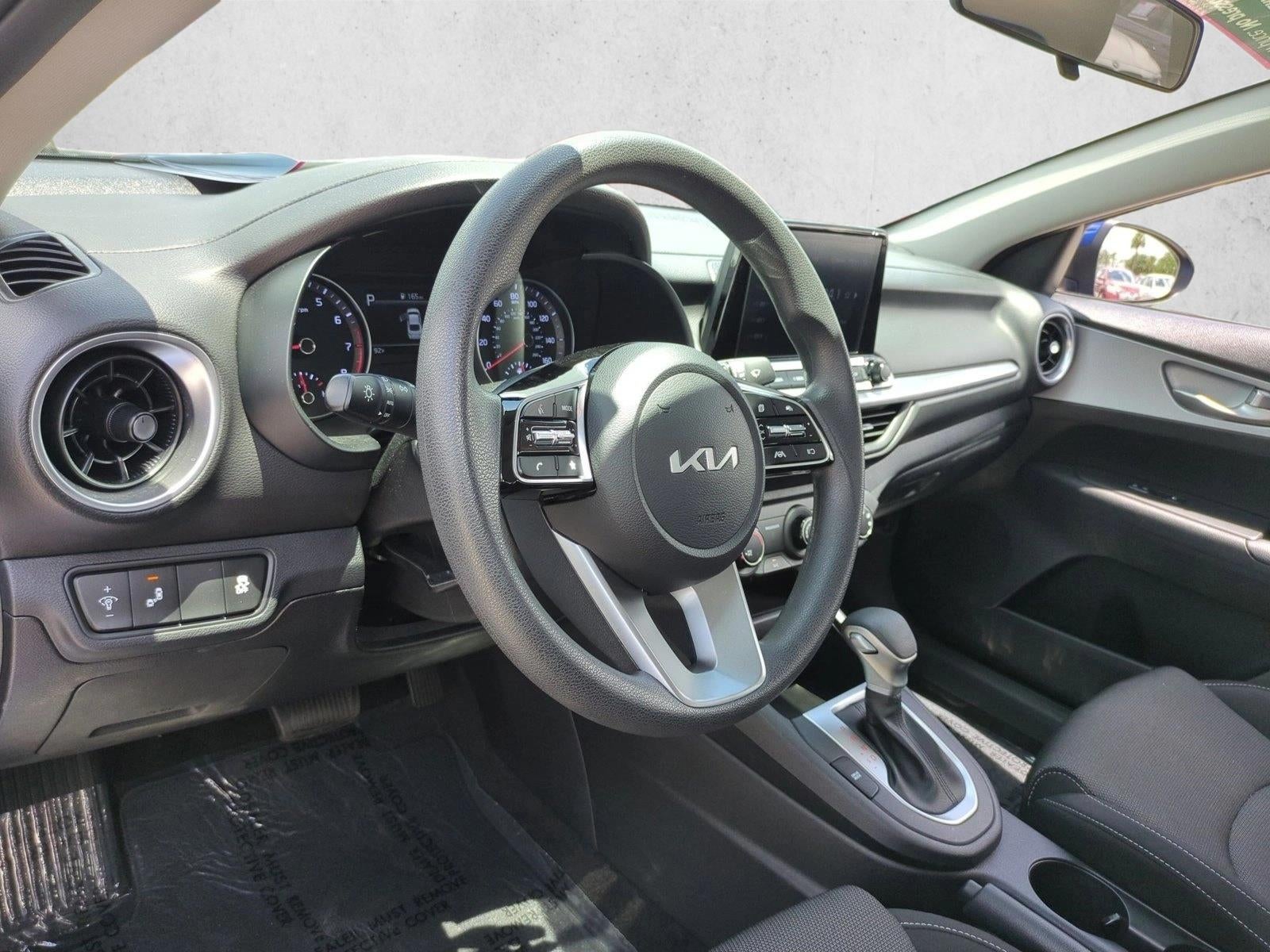 2023 Kia Forte LXS IVT