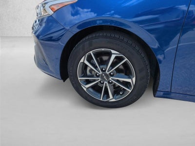 2023 Kia Forte LXS IVT