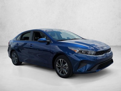 2023 Kia Forte LXS IVT
