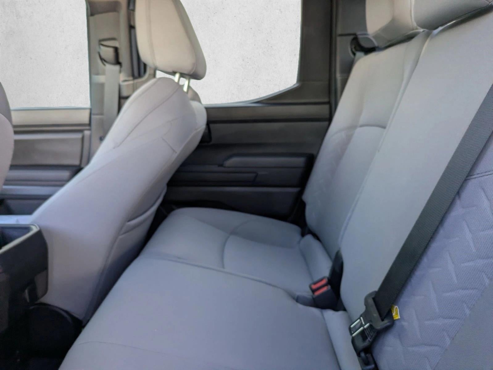 2025 Toyota Tacoma 2WD 2WD SR5 Double Cab 5' Bed AT (SE)