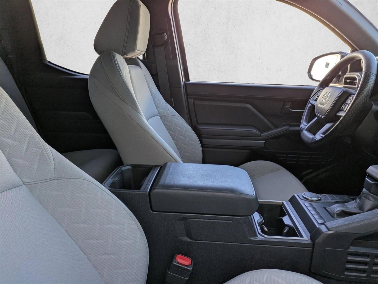 2025 Toyota Tacoma 2WD 2WD SR5 Double Cab 5' Bed AT (SE)