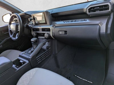 2025 Toyota Tacoma 2WD 2WD SR5 Double Cab 5' Bed AT (SE)