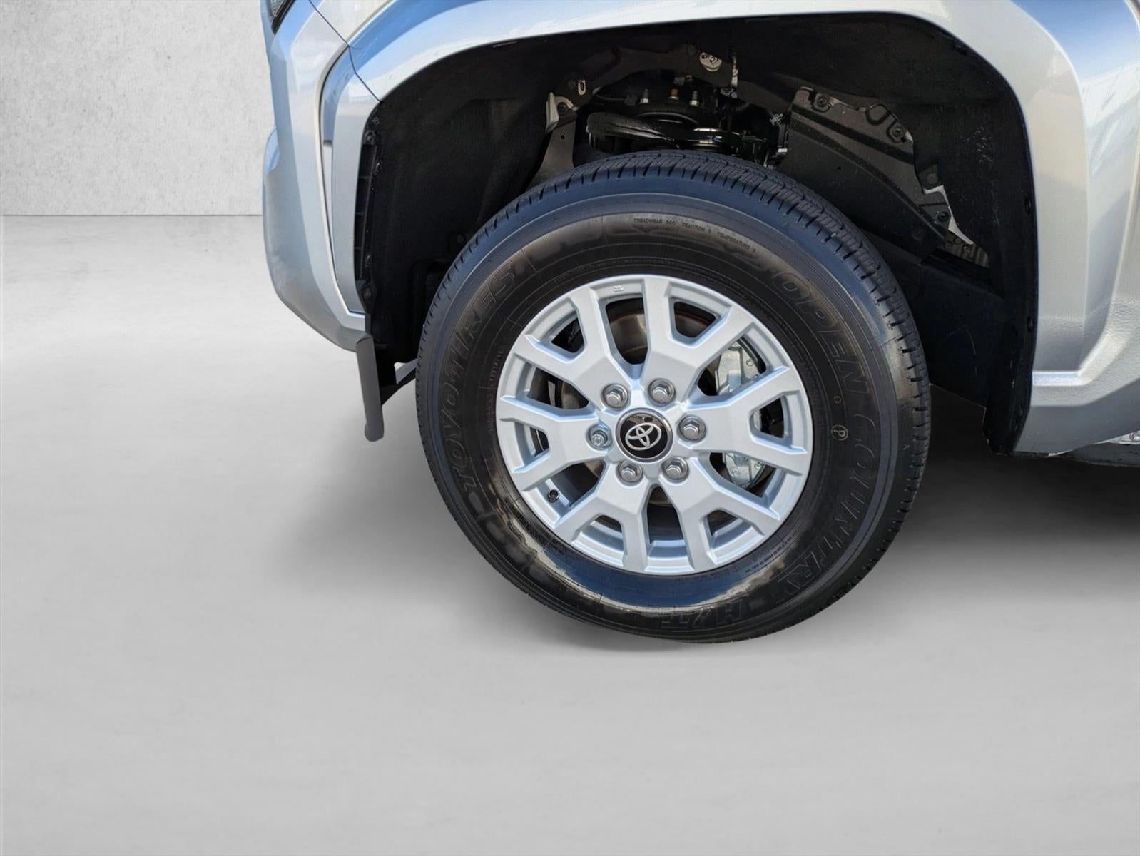 2025 Toyota Tacoma 2WD 2WD SR5 Double Cab 5' Bed AT (SE)