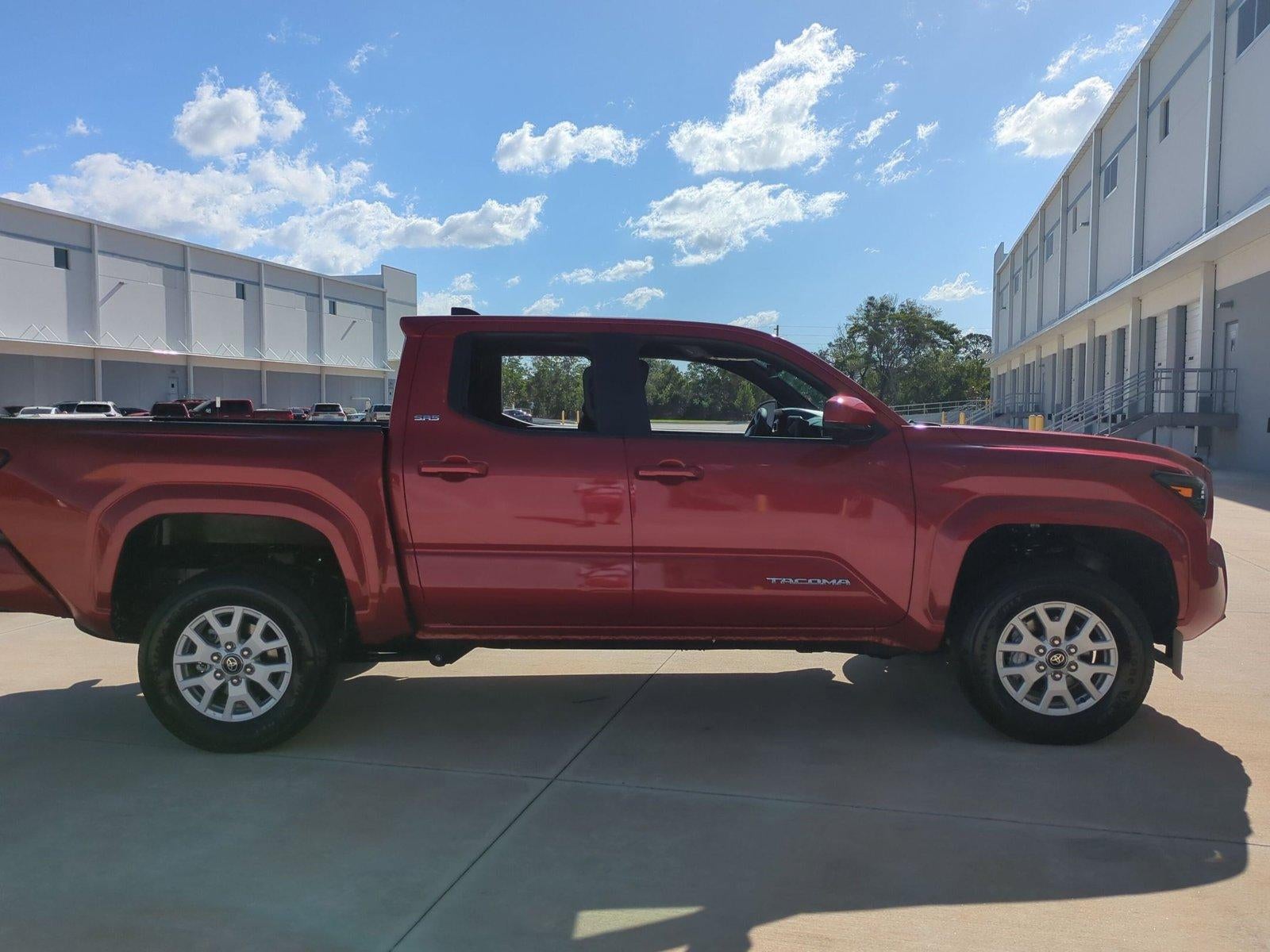 2024 Toyota Tacoma 2WD 2WD SR5 Double Cab 5' Bed AT (SE)