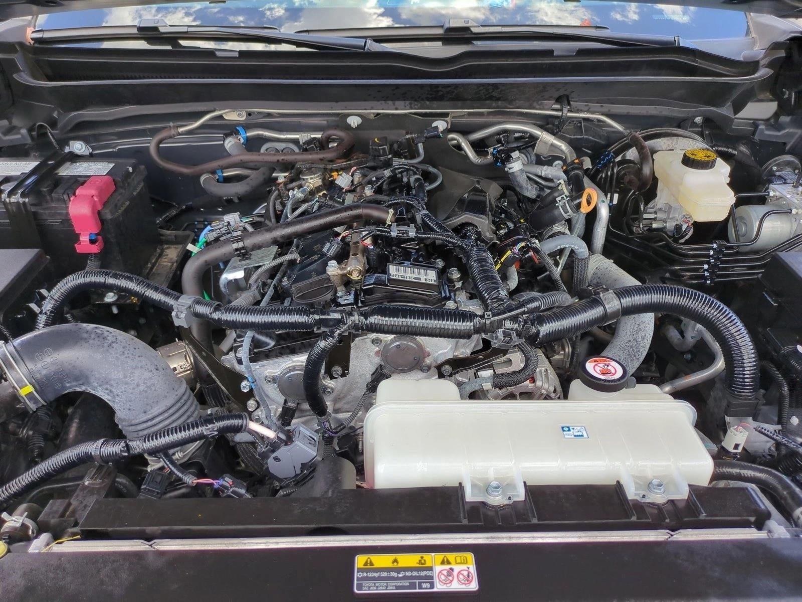 2024 Toyota Tacoma 4WD 4WD SR5 Double Cab 5' Bed AT (Natl)