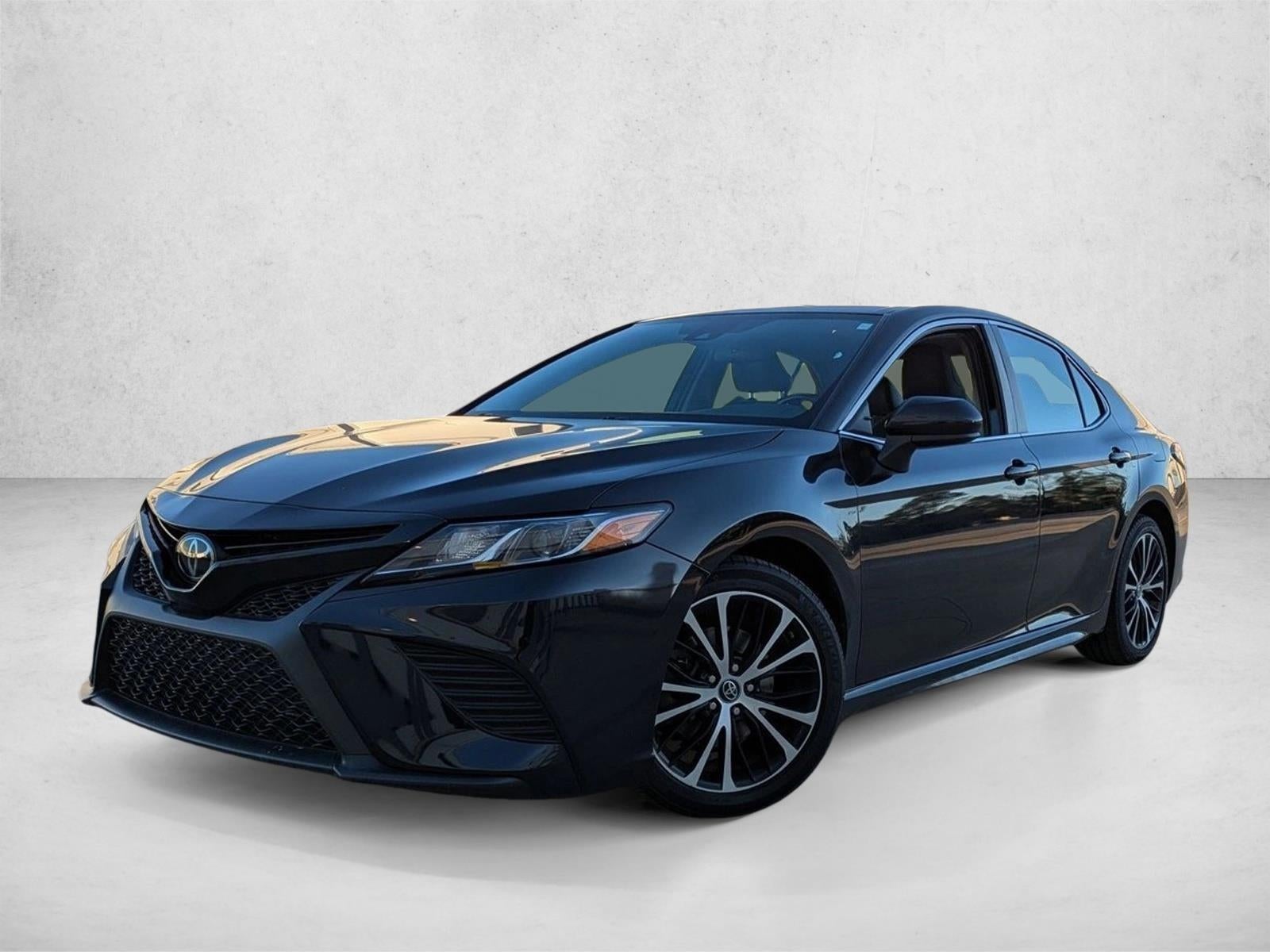 2019 Toyota Camry SE Auto (SE)