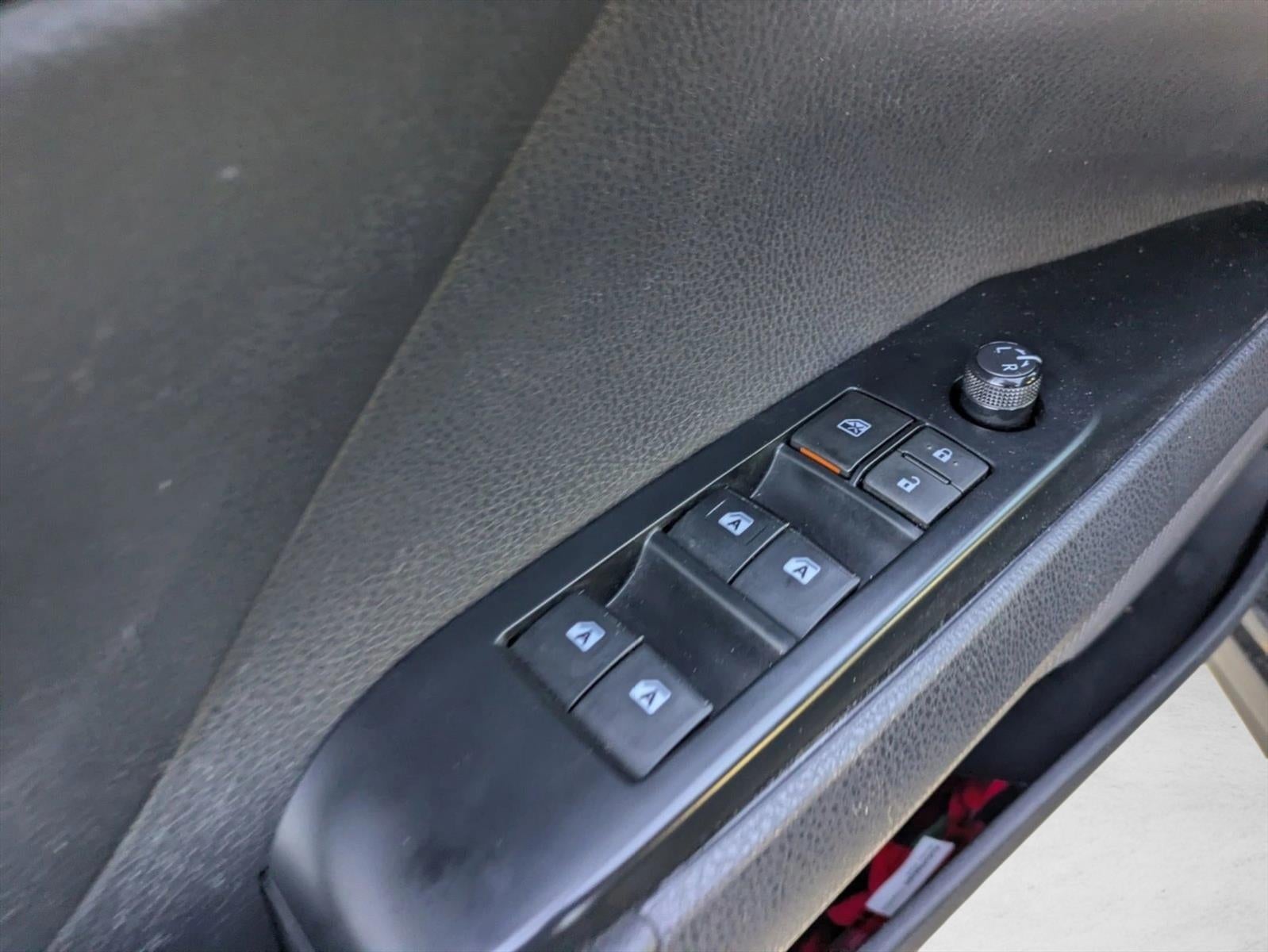 2019 Toyota Camry SE Auto (SE)