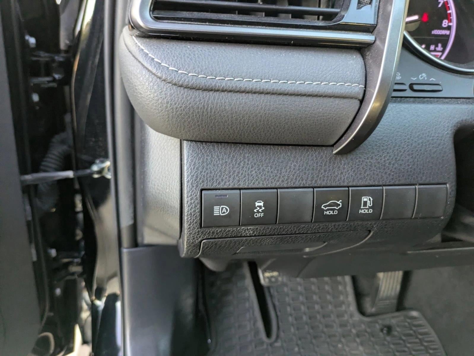 2019 Toyota Camry SE Auto (SE)